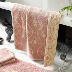 Furn. Bee Deco Geometric Jacquard Bath Towel - Blush -Cheap furn Store 041a7cf277db4914aad0131f20d8f975