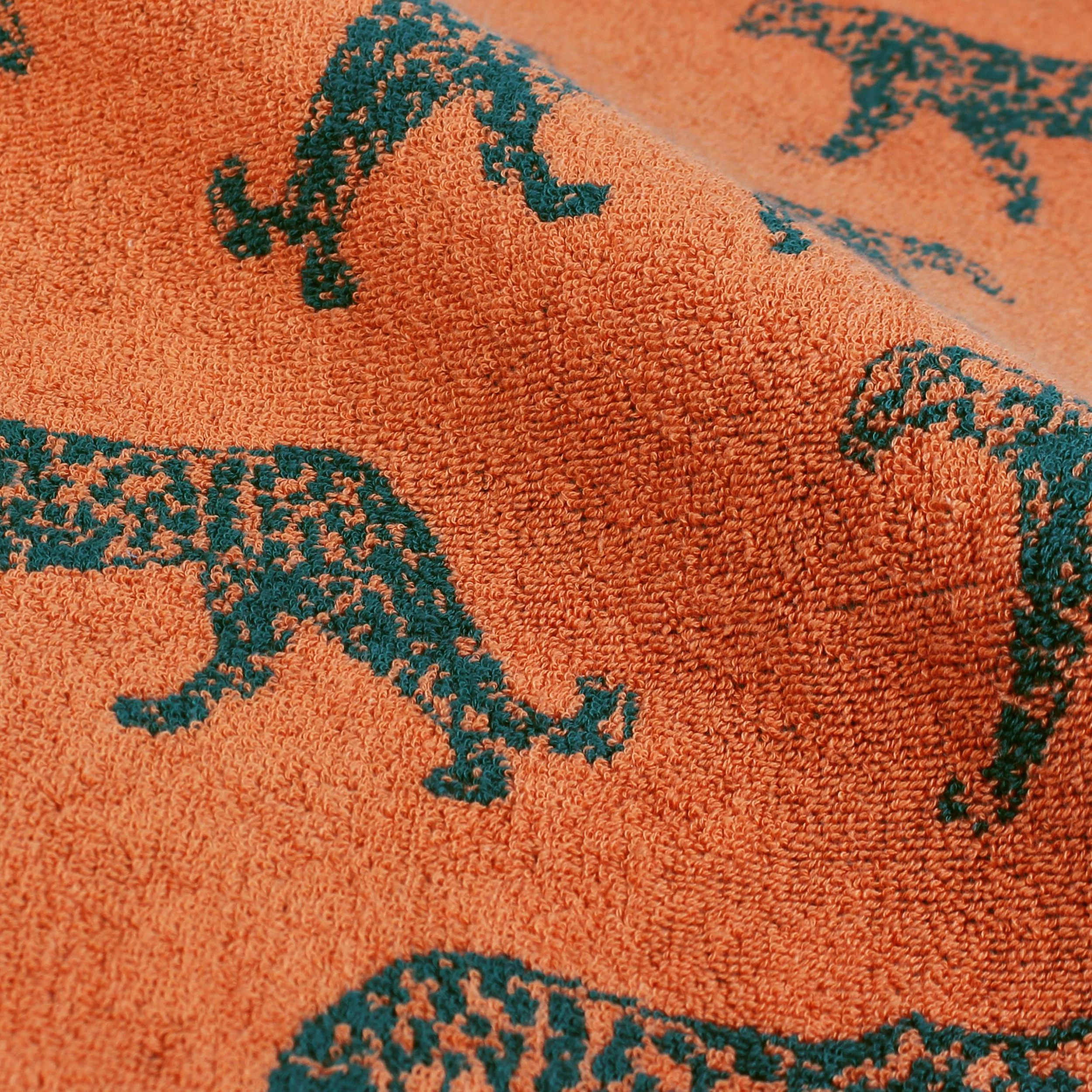 Furn. Leopard Animal Jacquard Bath Towel - Orange 2 Furn. Leopard Animal Jacquard Bath Towel - Orange - Image 2