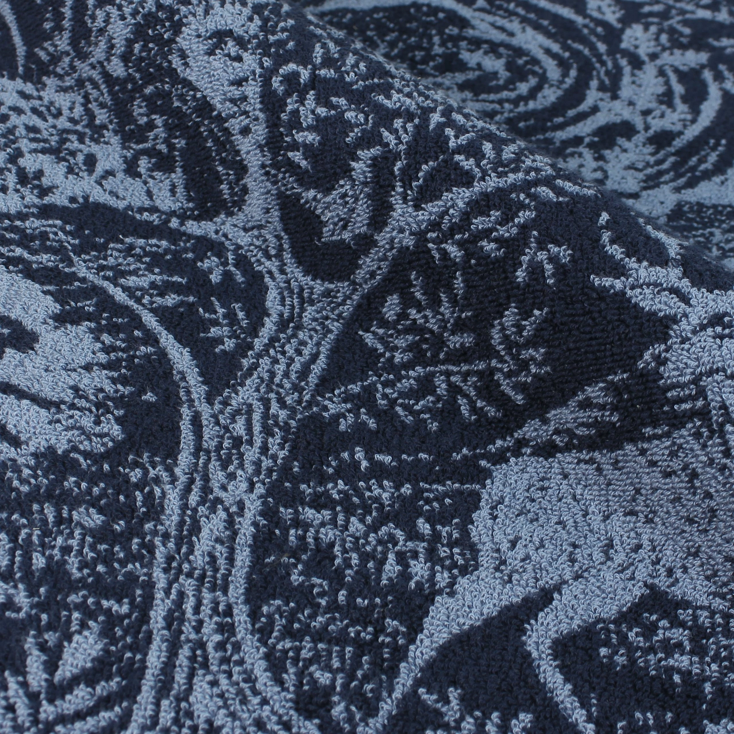 Furn. Winter Woods Animal Jacquard Bath Towel - Navy 2 Furn. Winter Woods Animal Jacquard Bath Towel - Navy - Image 2