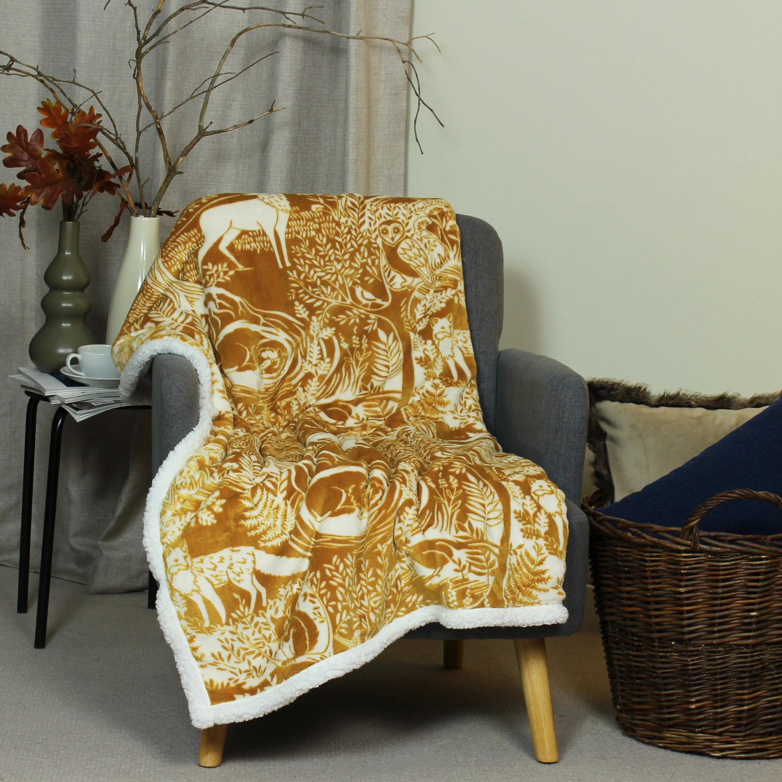 Furn. Winter Woods Throw - Yellow 4 Furn. Winter Woods Throw - Yellow - Image 4