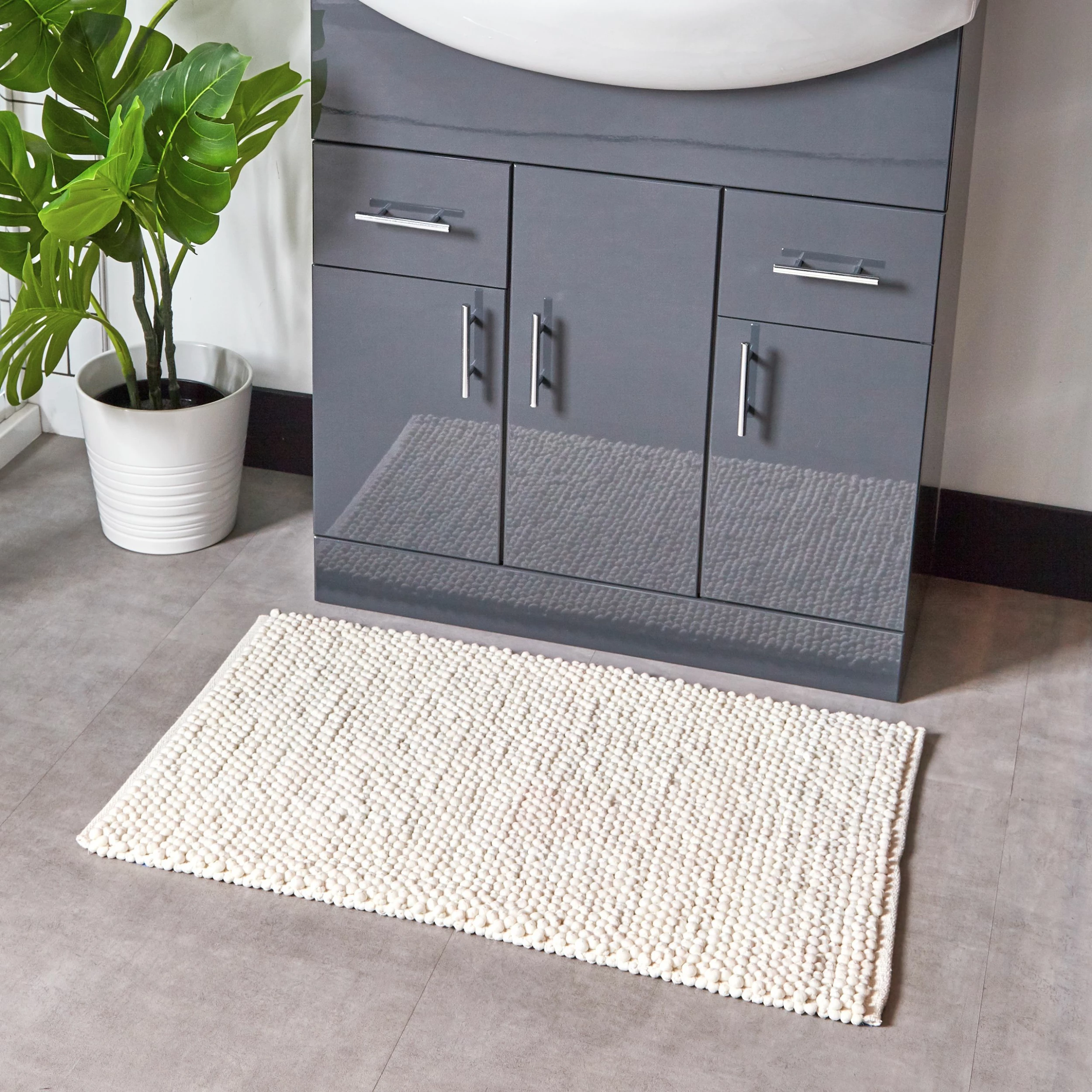 Furn. Bobble Woven Cotton Non-Slip Bath Mat - Ivory 2 Furn. Bobble Woven Cotton Non-Slip Bath Mat - Ivory - Image 2