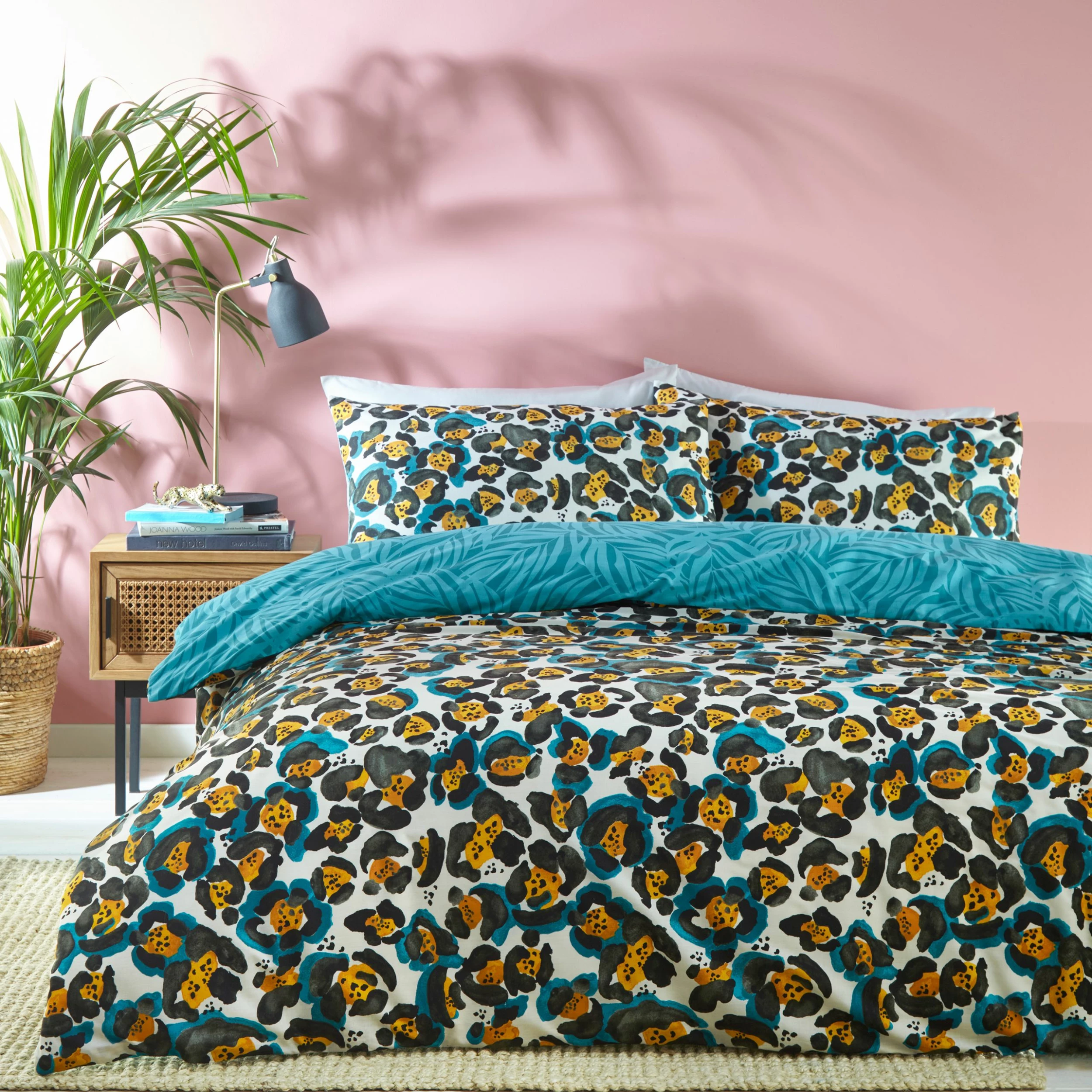 Furn. Ayanna Leopard Print Reversible Duvet Cover Set - Teal 2 Furn. Ayanna Leopard Print Reversible Duvet Cover Set - Teal - Image 2