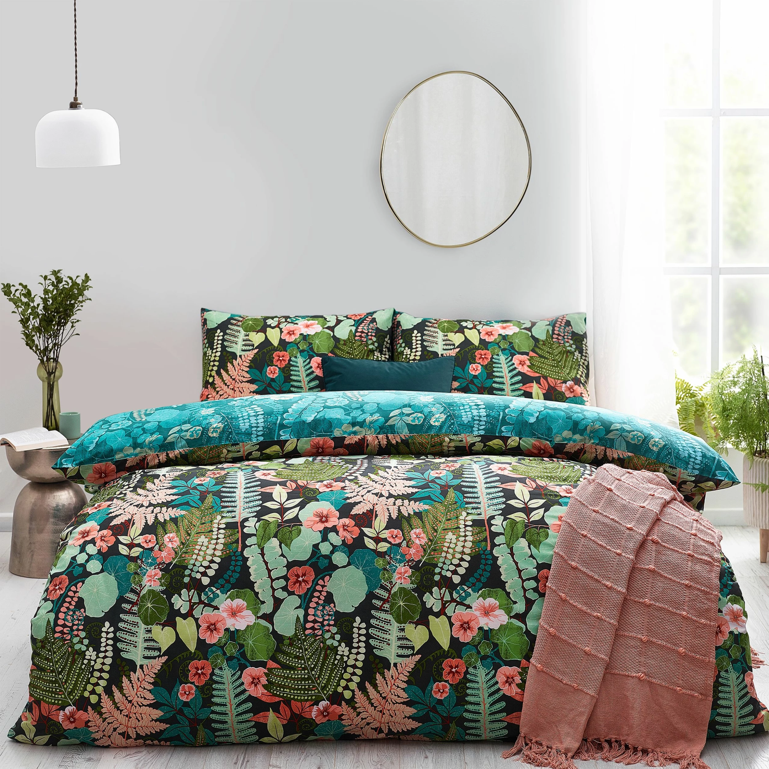 Furn. Secret Garden Botanical Reversible Duvet Cover Set - Green 1 Furn. Secret Garden Botanical Reversible Duvet Cover Set - Green